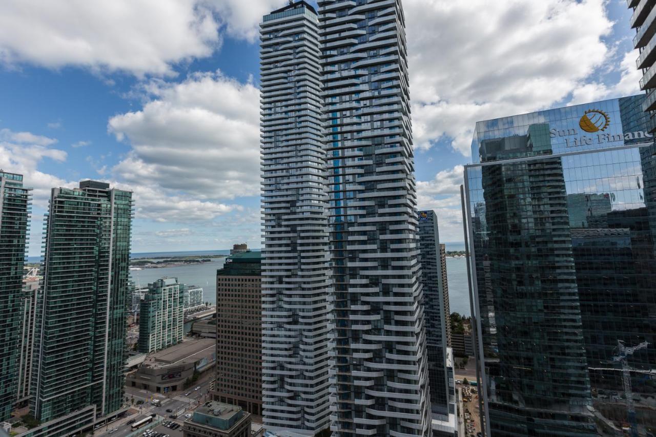Applewood Suites - 3 Bdrm Ent. District 4* Toronto