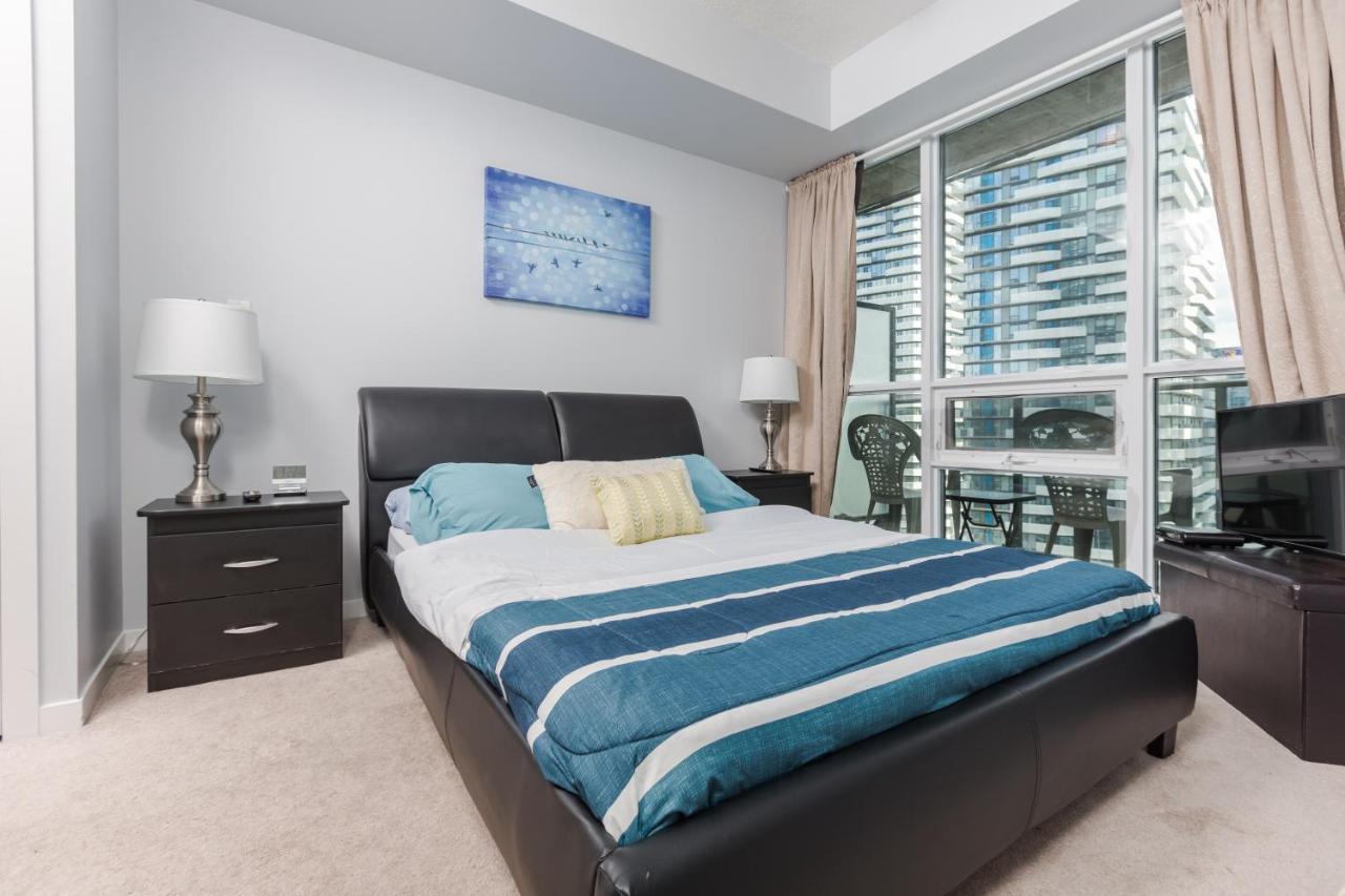 Applewood Suites - 3 Bdrm Ent. District 4* Toronto