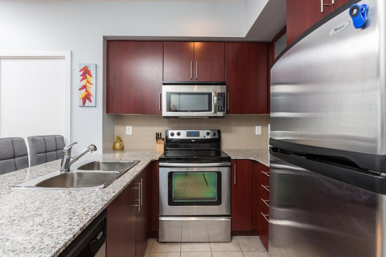 Applewood Suites - 3 Bdrm Ent. District Hotel
