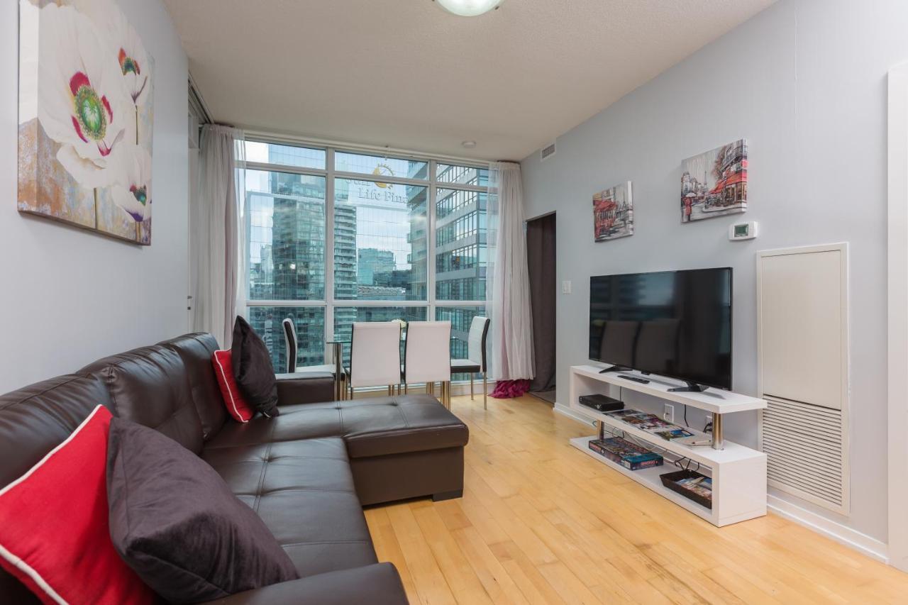 Applewood Suites - 3 Bdrm Ent. District Toronto