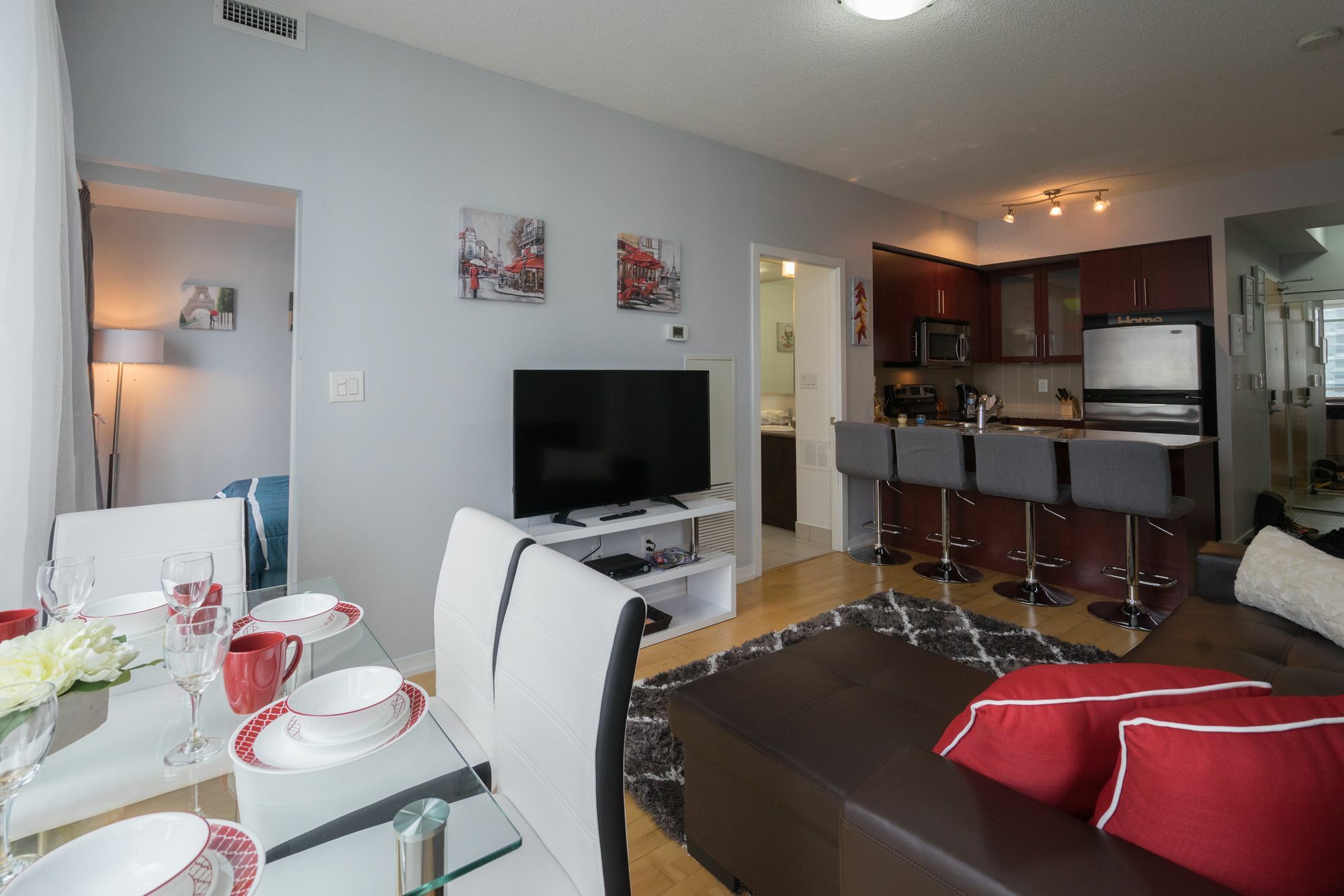 Applewood Suites - 3 Bdrm Ent. District 4*