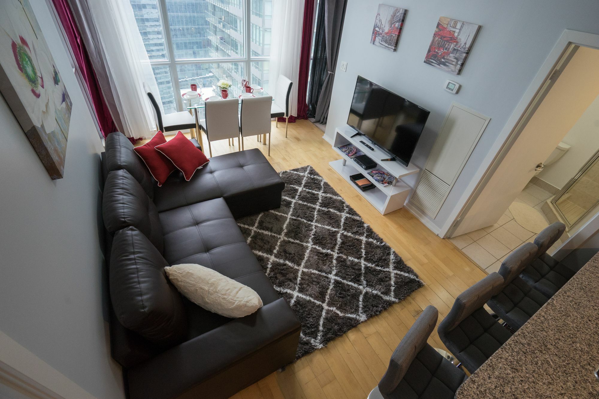 Hotel Applewood Suites - 3 Bdrm Ent. District 4*
