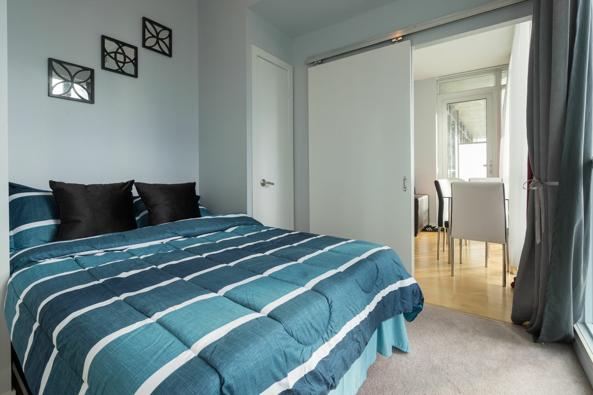 Applewood Suites - 3 Bdrm Ent. District Hotel 4*